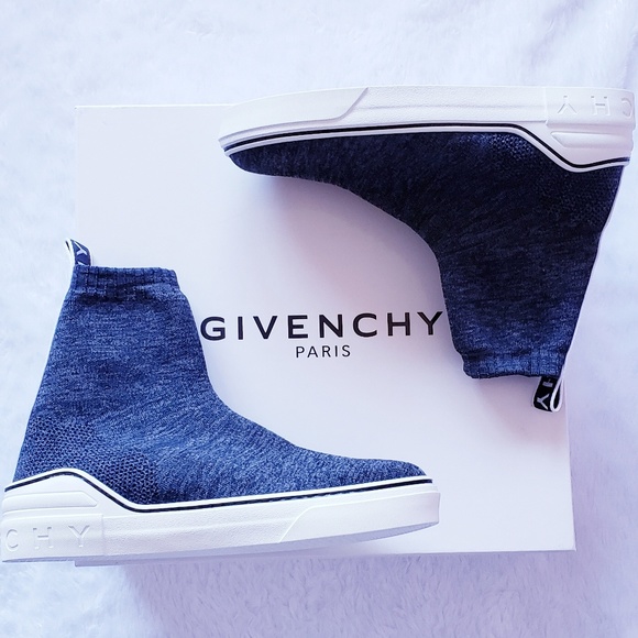 New Authentic Givenchy 
Men's George V Knit - Picture 8 of 8